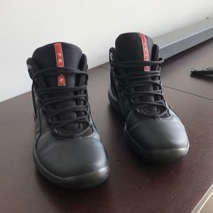 Prada sneaker only used once